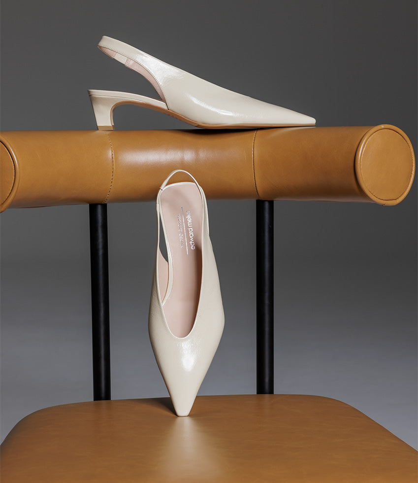 DIALA40 Choked Slingback in Offwhite Crinkle Patent