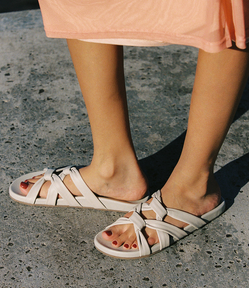 TOVIA Knot Slide in Dove - Edward Meller