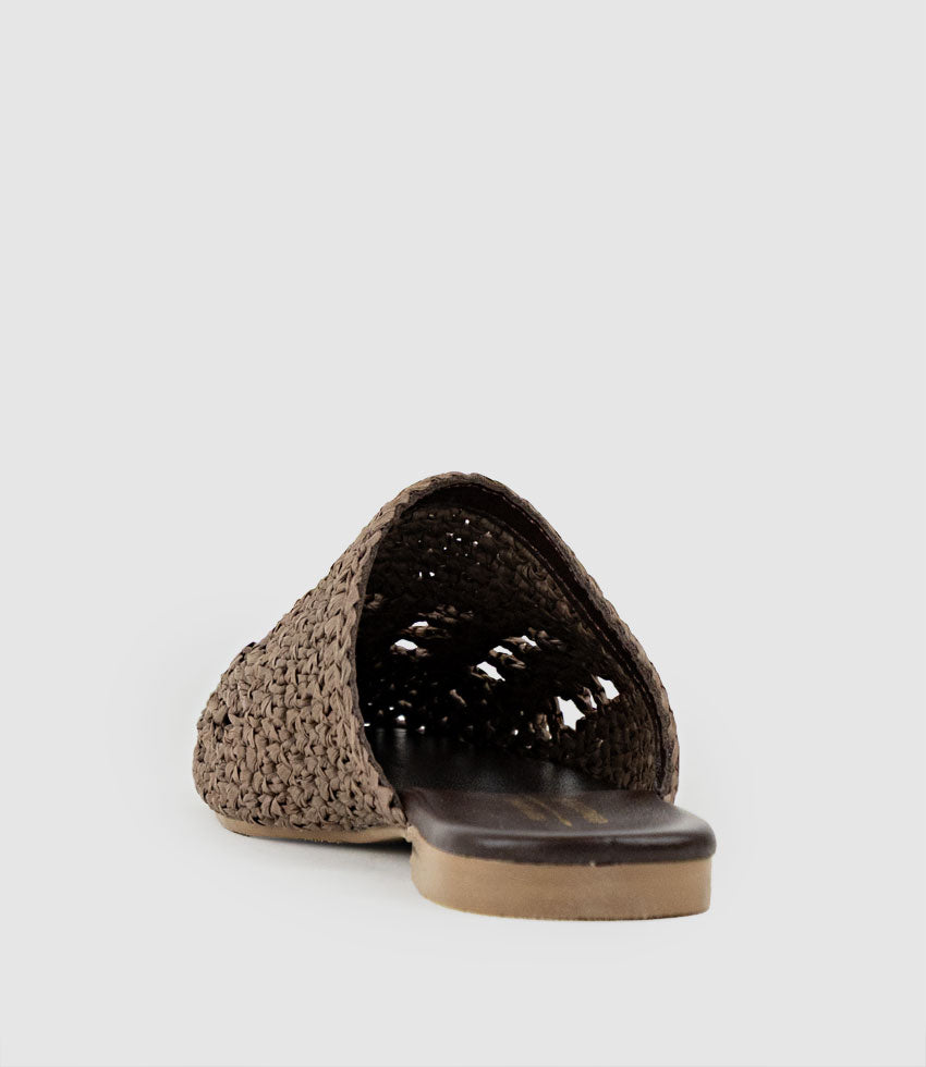 KAITLYN Raffia Closed Toe Slide in Chocolate