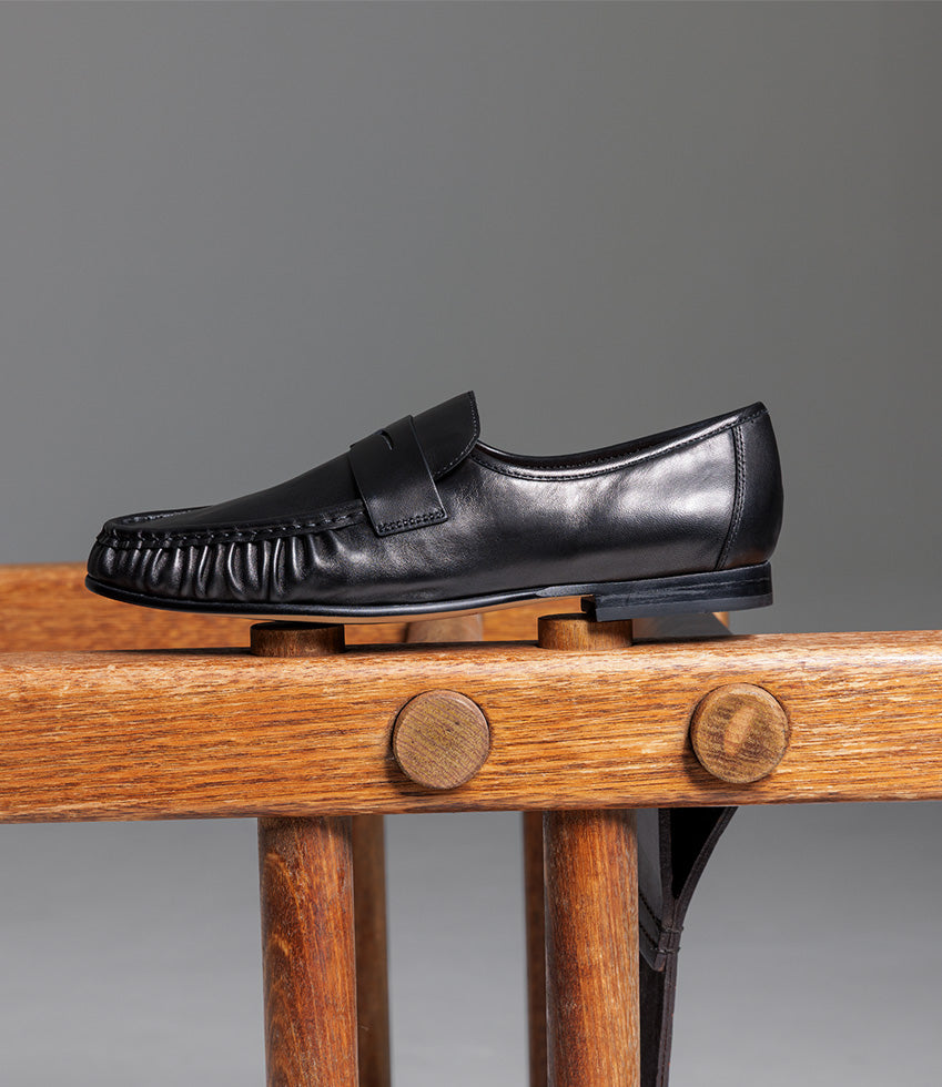 HYPER Ruched Moccasin in Black