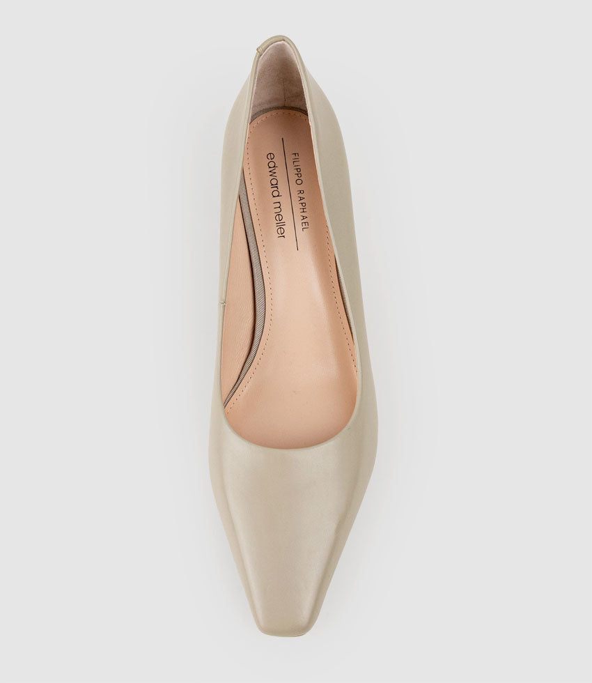 ARIEL75 Chiselled Pump in Ash Calf - Edward Meller