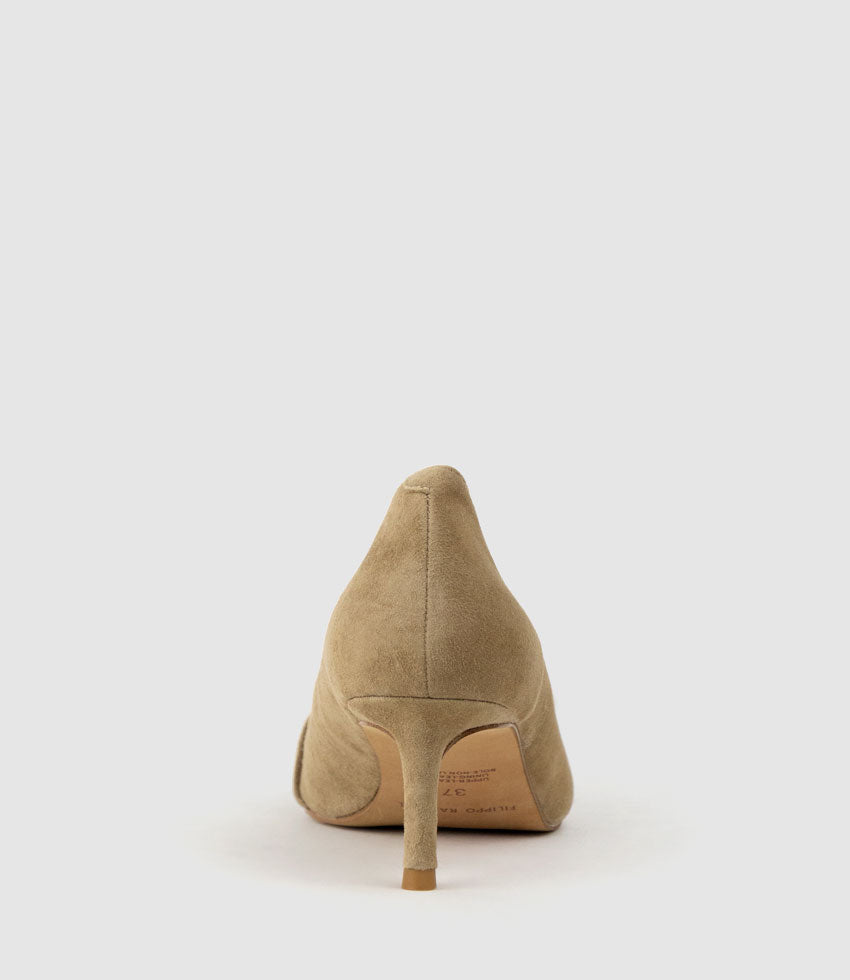 AVERE55 Choked Pump in Cashew Suede - Edward Meller