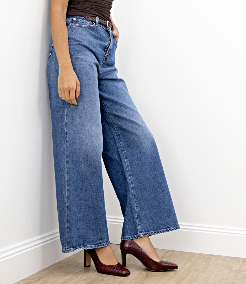 BROOKLYN85 Square Toe Pump in Bordeaux Croc - Edward Meller