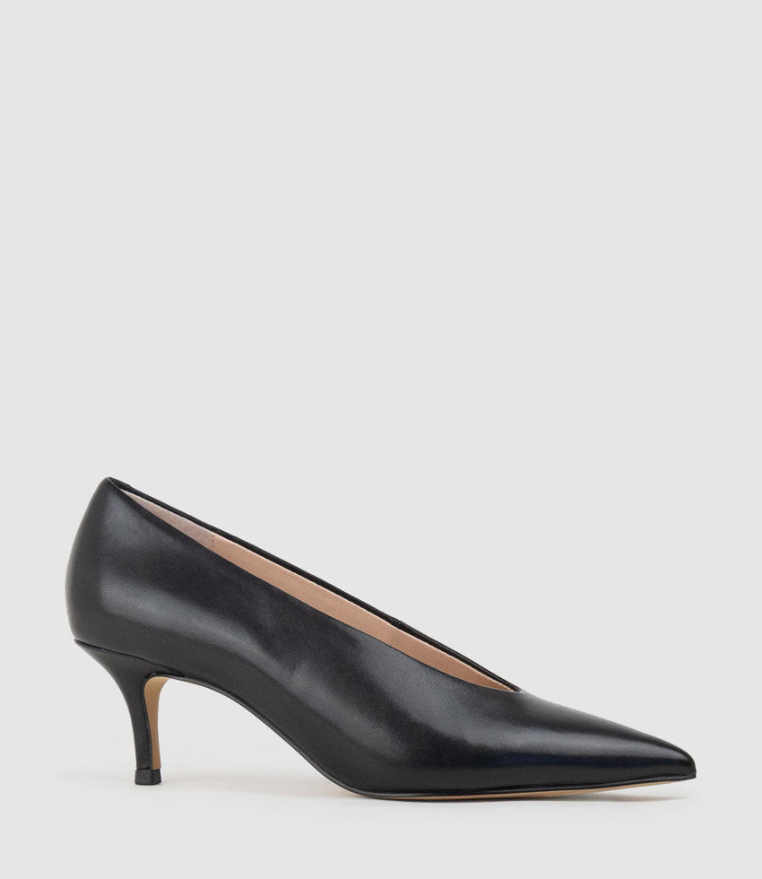 CORA60 Choked Pointed Pump in Black - Edward Meller