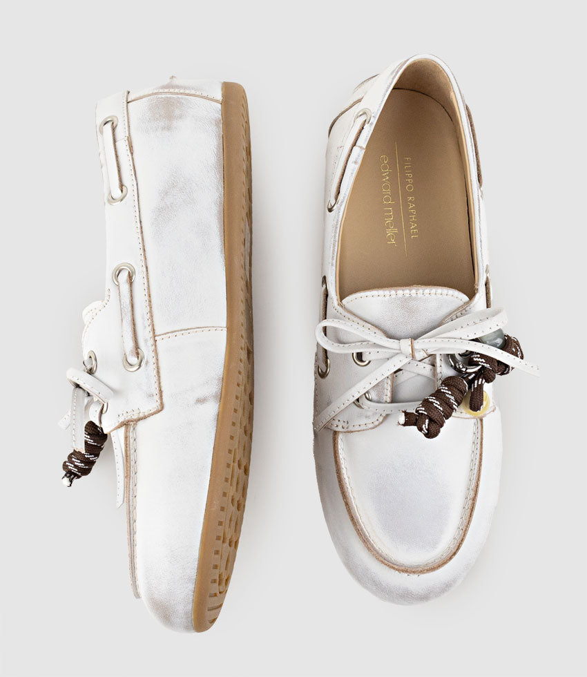 GENOA Moccasin in White
