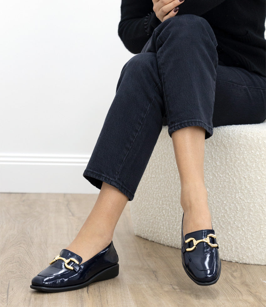 GWEN Comfort Loafer with Trim in Navy Patent