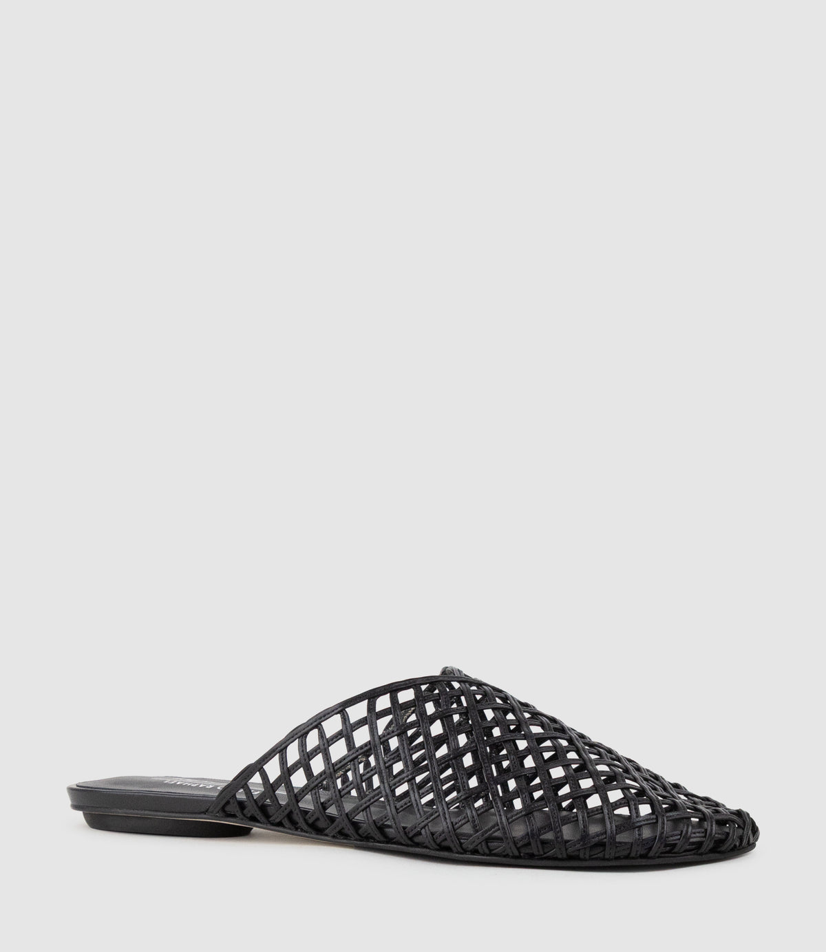 INDOLA Closed Toe Lattice Slide in Black
