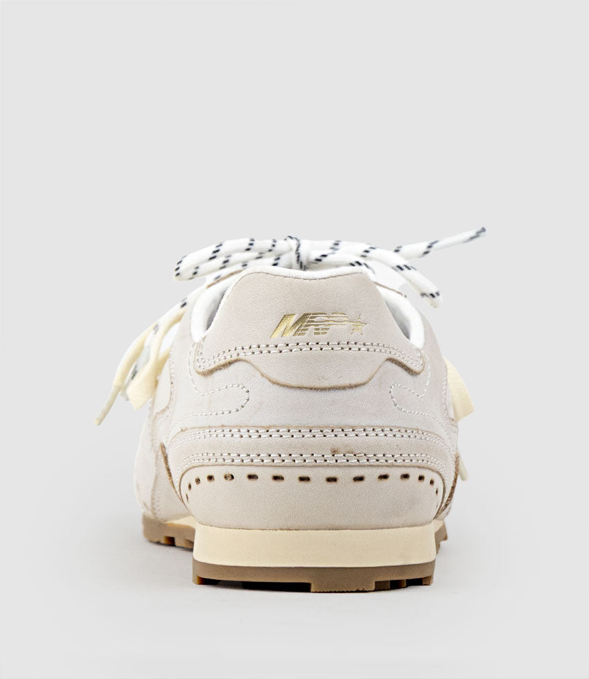 JUNO Star Charm Sneaker in Offwhite