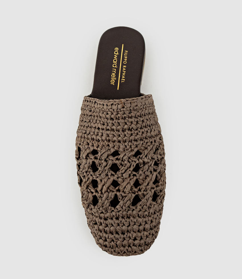KAITLYN Raffia Closed Toe Slide in Chocolate