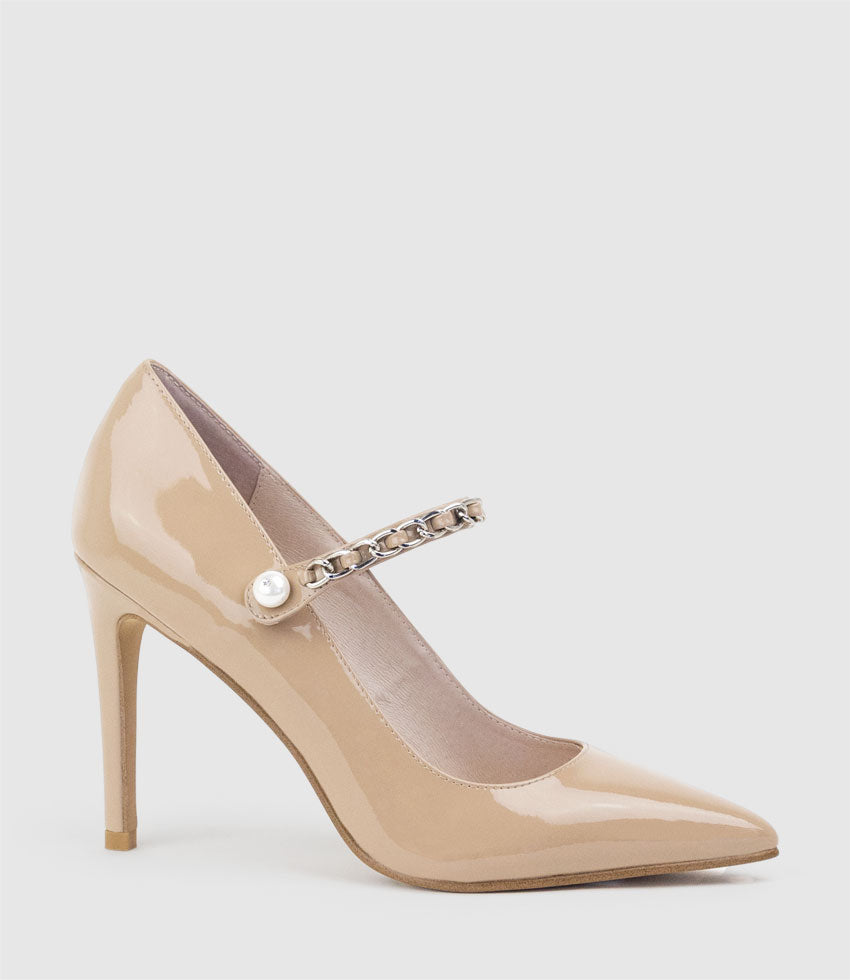 GOLDIE100 Pointed Pump with Chain in Nude Patent - Edward Meller