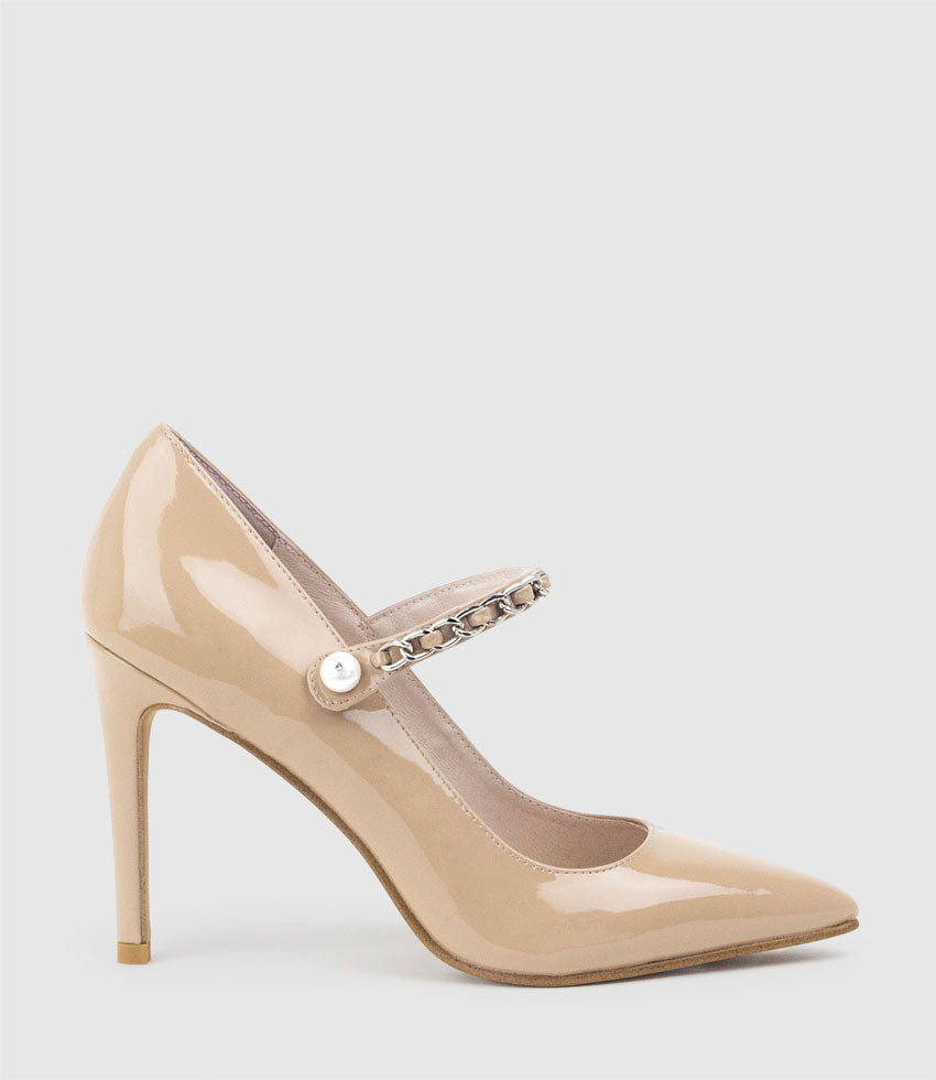 GOLDIE100 Pointed Pump with Chain in Nude Patent - Edward Meller